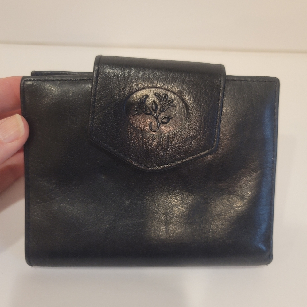 Buxton Black Leather Woman's Wallet